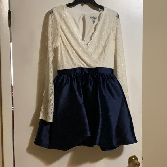 Dress - Picture 1 of 4